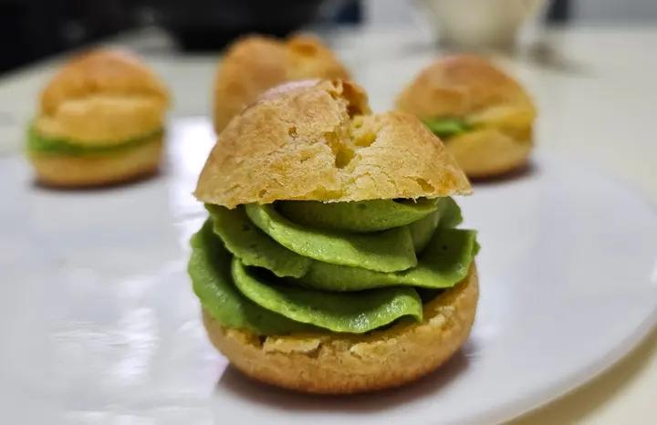 酥皮泡芙的做法，爆浆原来是这样做出来的，看完视频就懂了