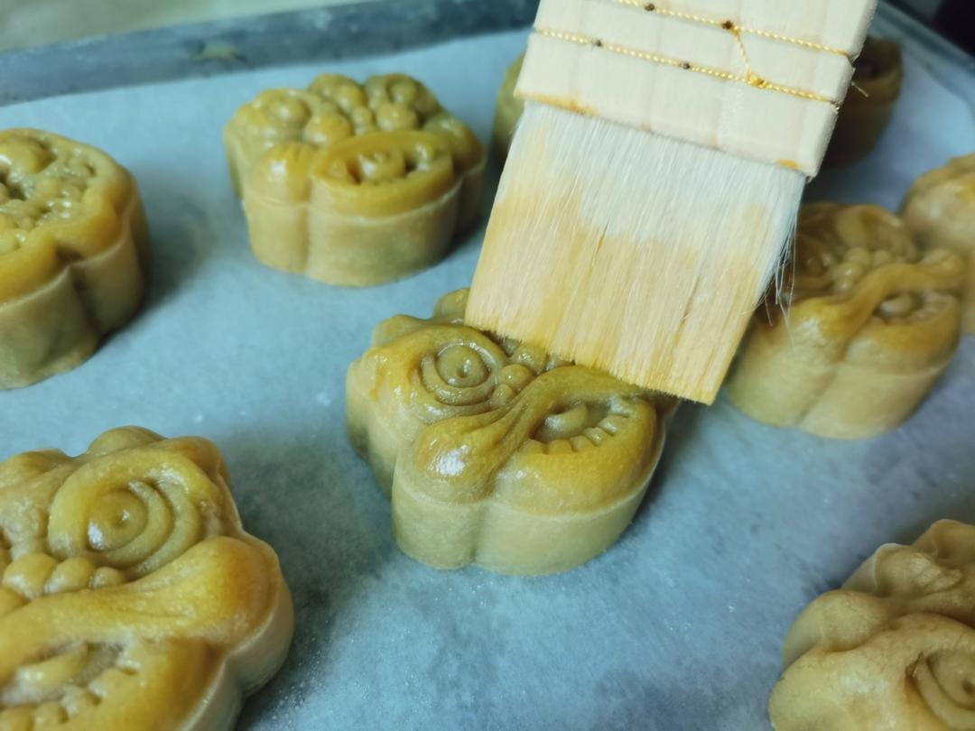 广式月饼—蛋黄莲蓉月饼