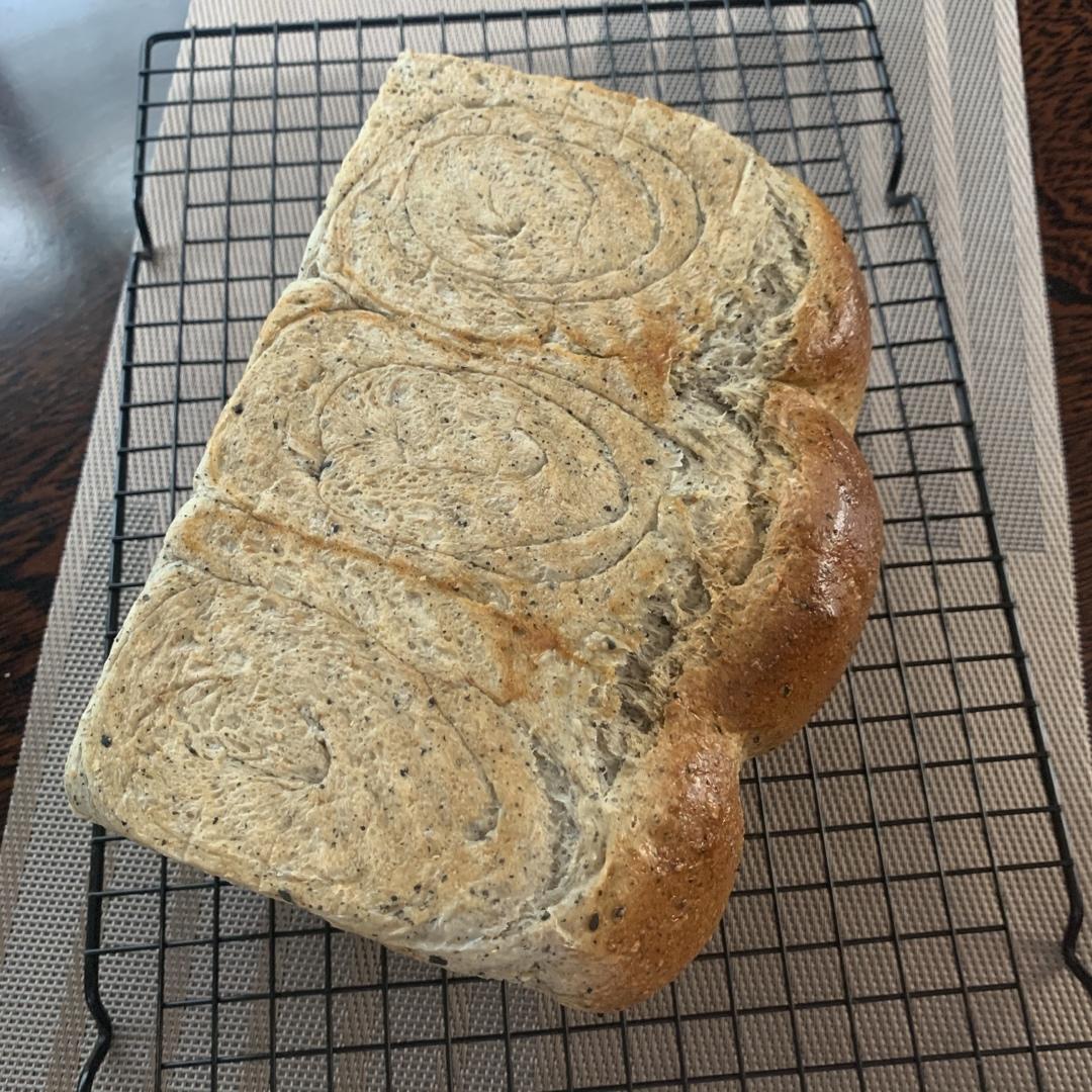 全麦拉丝吐司                              一次发酵就成功