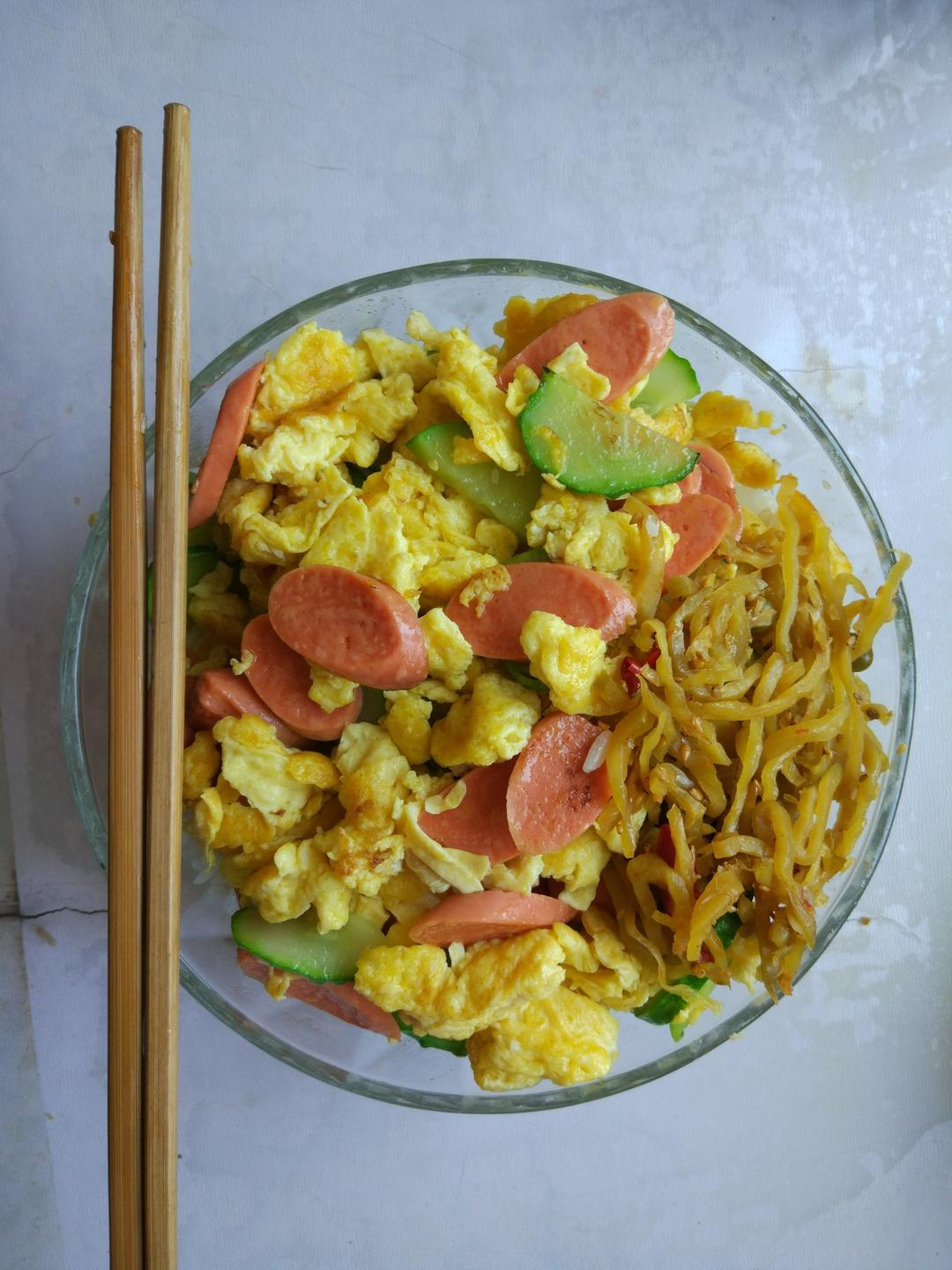 火腿肠炒鸡蛋