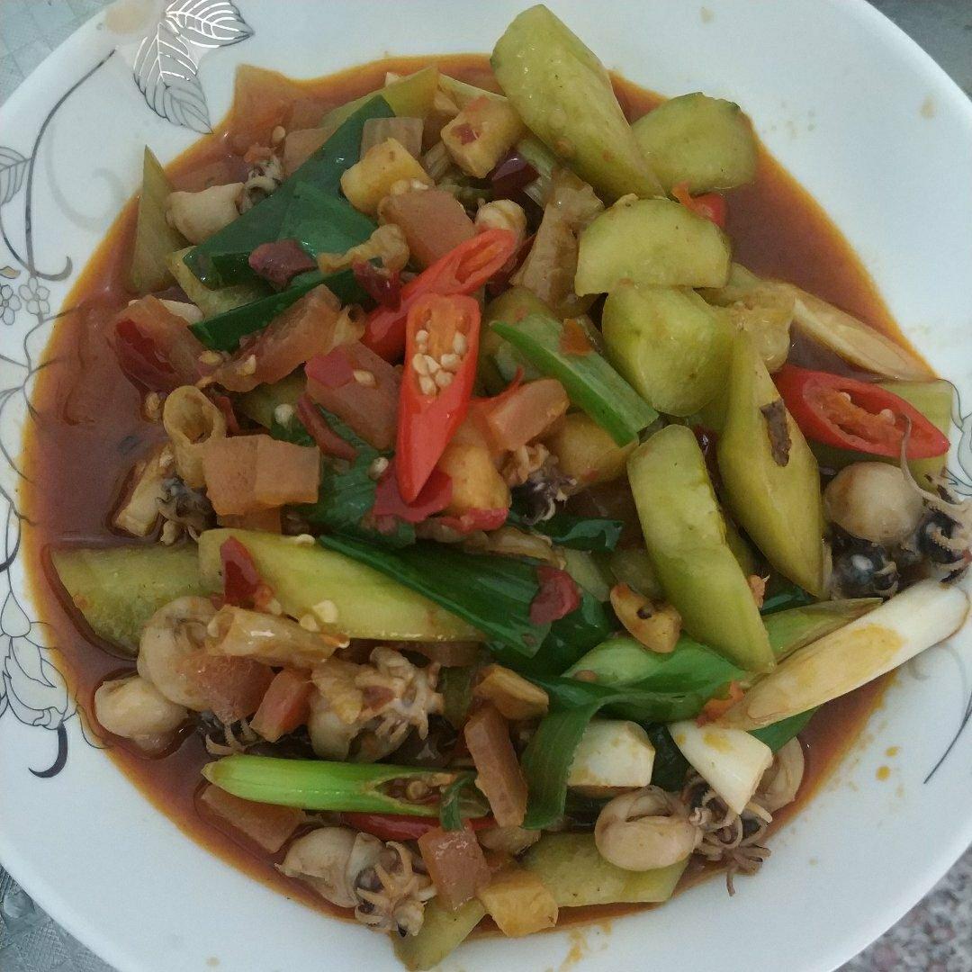 私家泡椒墨鱼仔