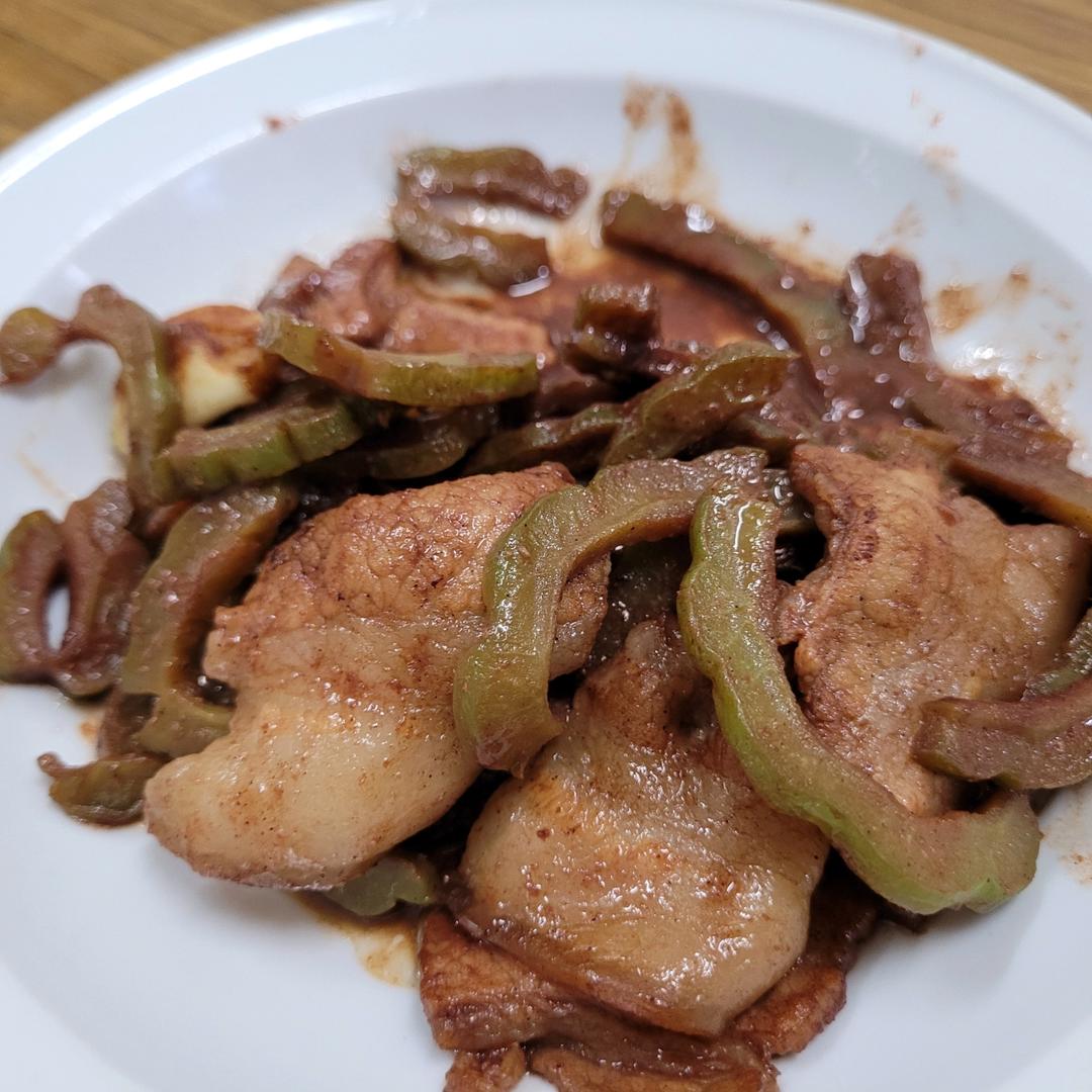 腐乳汁焖苦瓜五花肉