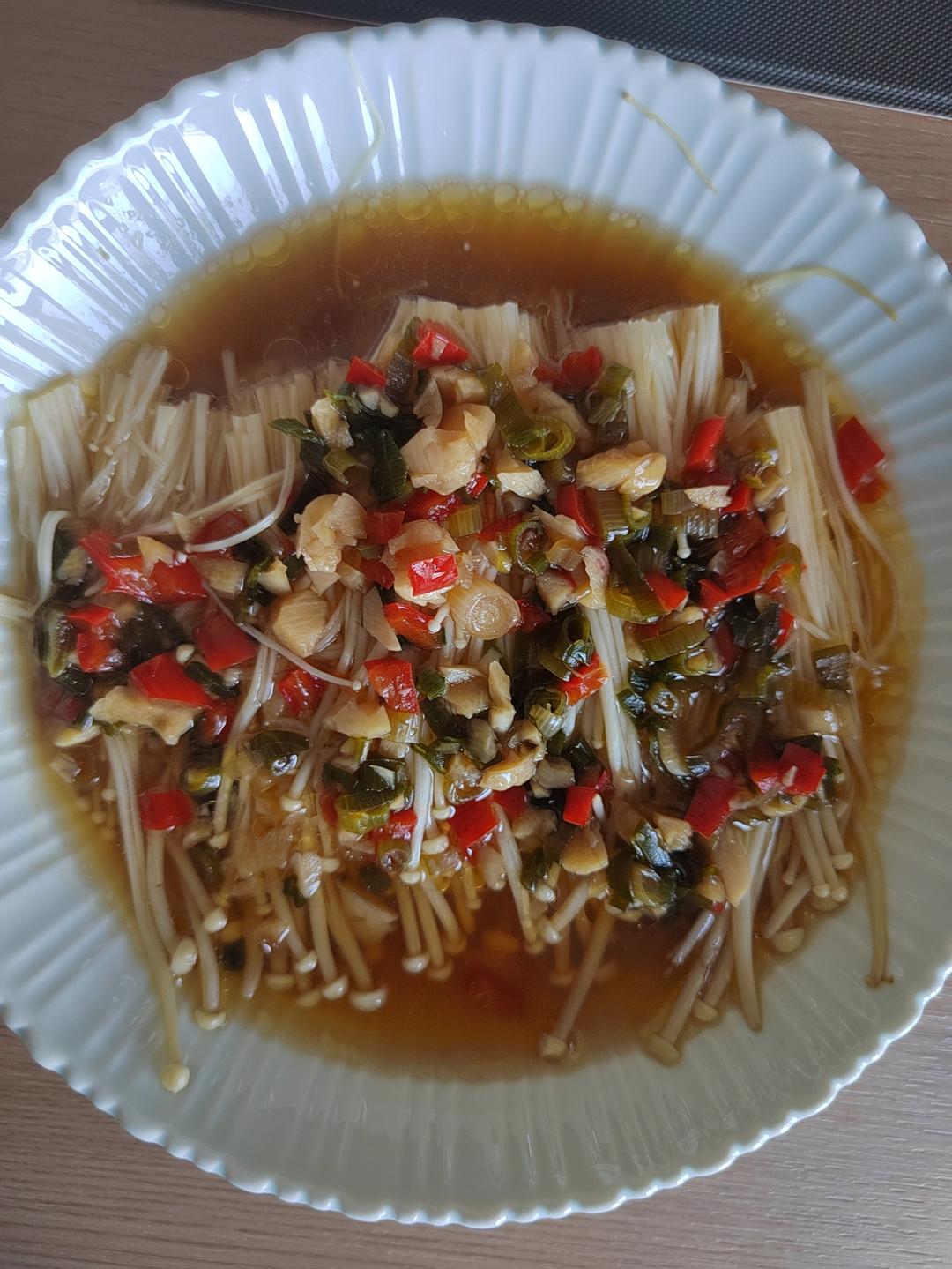 超级下饭的蒜蓉金针菇！好吃到爆