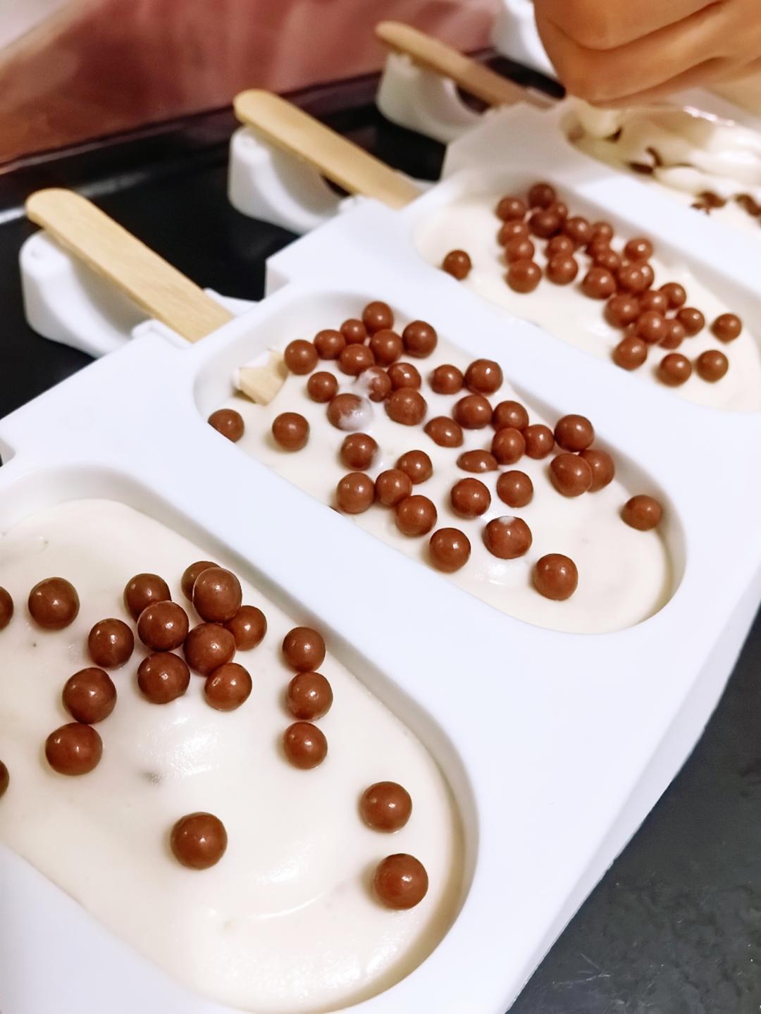 树莓梦龙脆皮冰淇淋