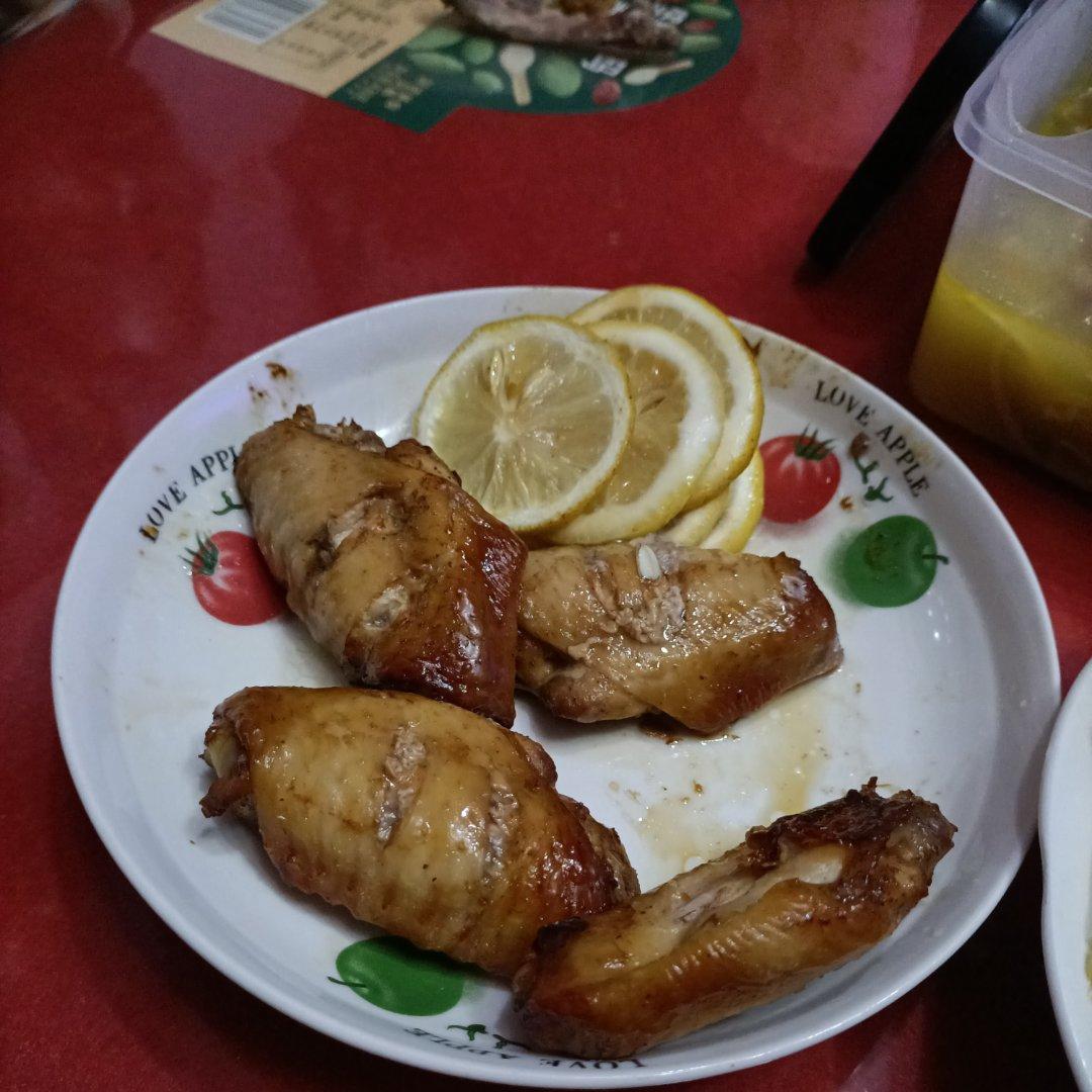 好吃到舔手指的蜜汁烤翅，完胜KFC鲜嫩多汁