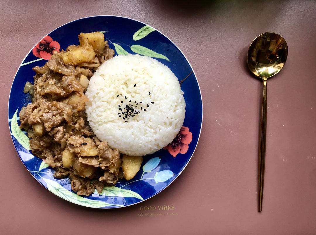 好吃到舔碗底的土豆肥牛拌饭