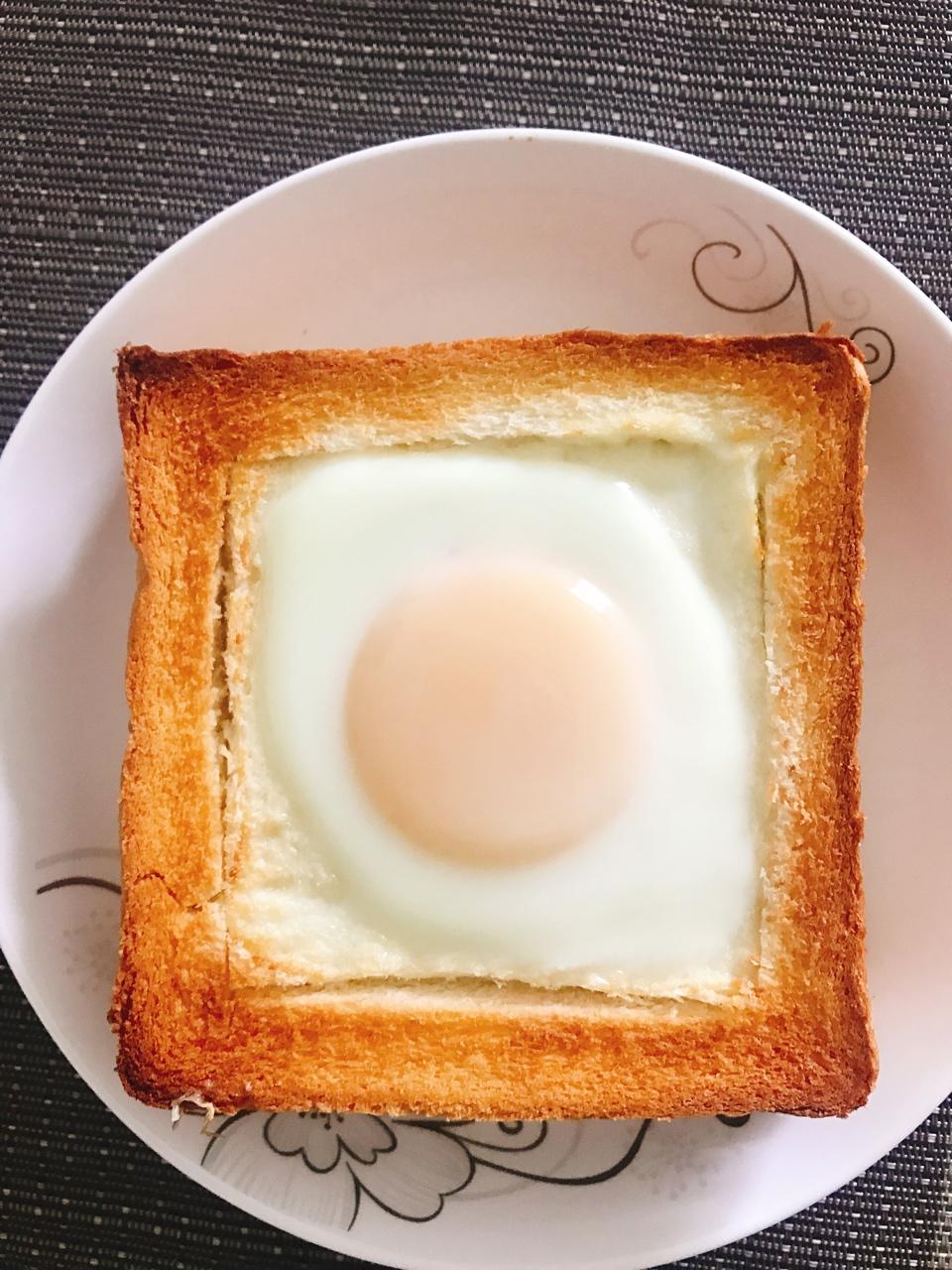 吐司太阳蛋披萨