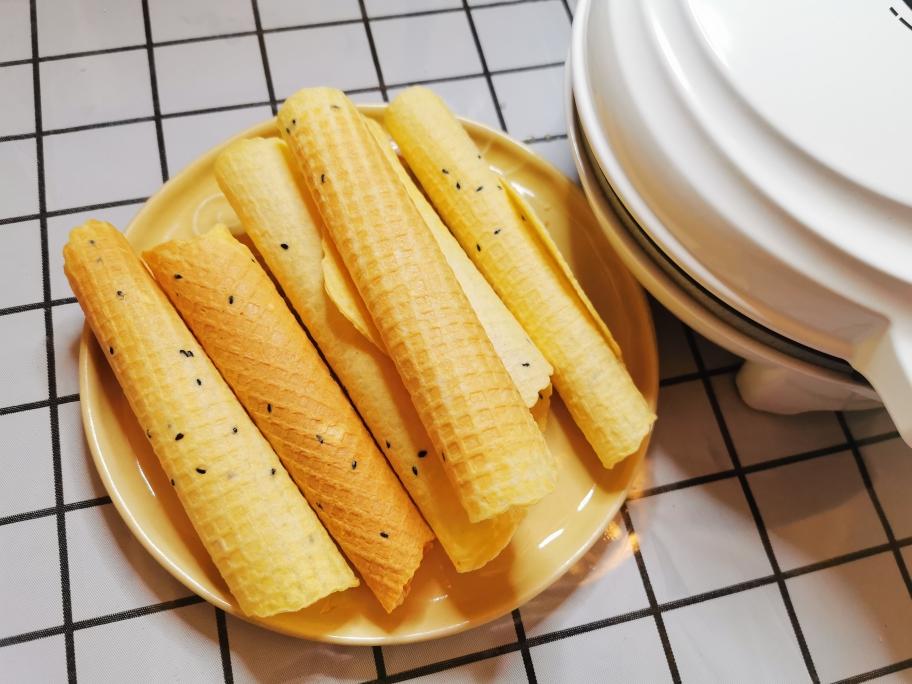 香酥芝麻蛋卷（蛋卷机版）的做法 步骤6