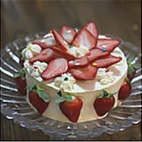 草莓装饰蛋糕的做法 步骤9