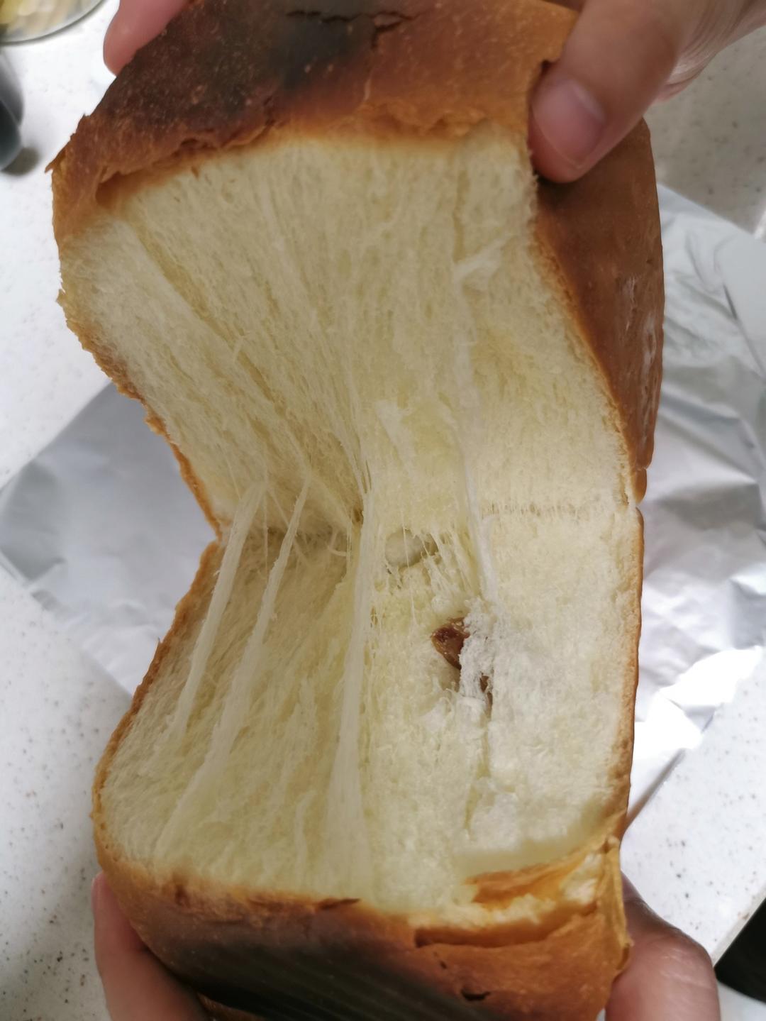 我最近每天做一个的葡萄干吐司，真的超松软好吃！