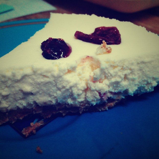 草莓果粒冻芝士蛋糕