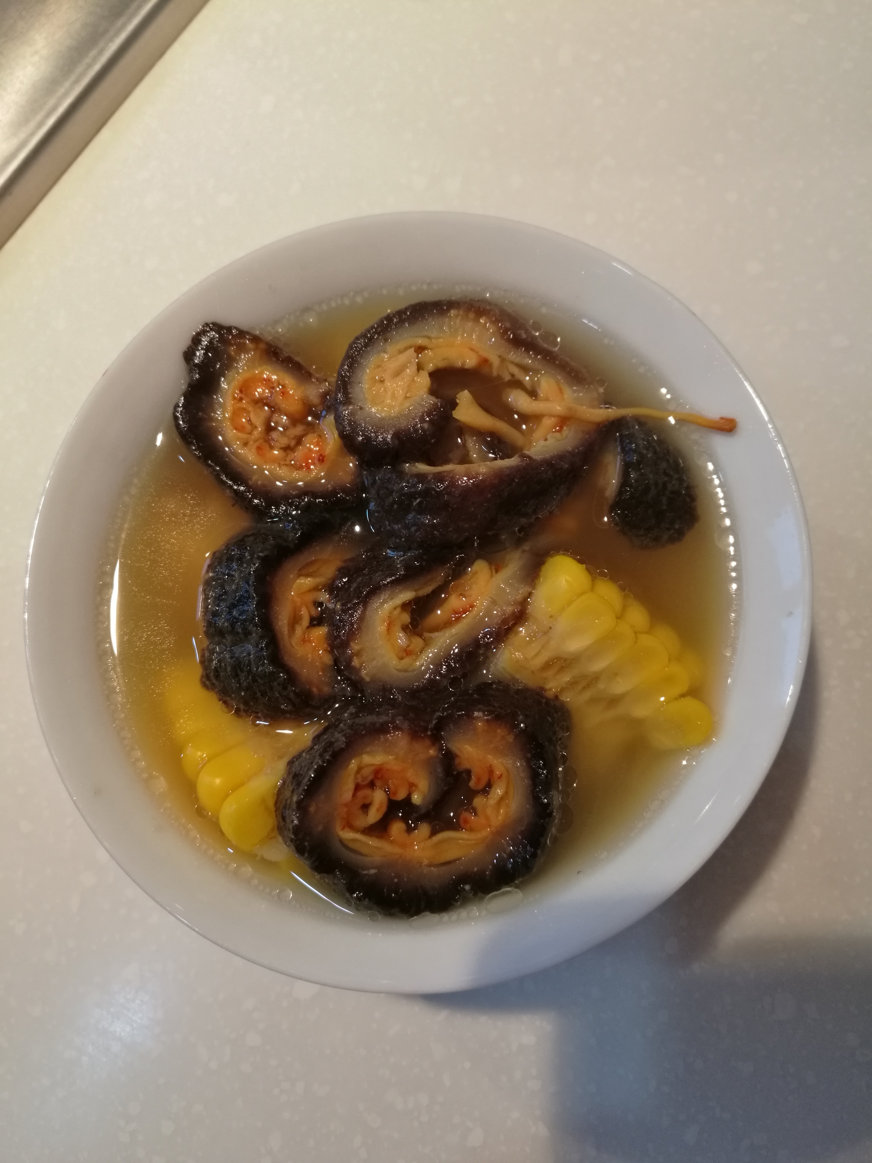 排骨玉米海参汤的做法