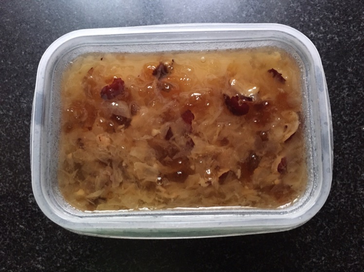 桃胶炖银耳