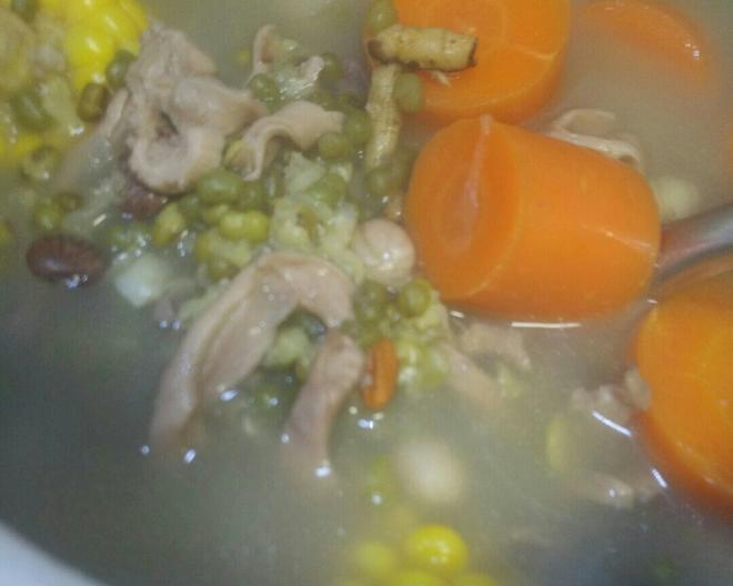 绿豆炖猪肚子的做法
