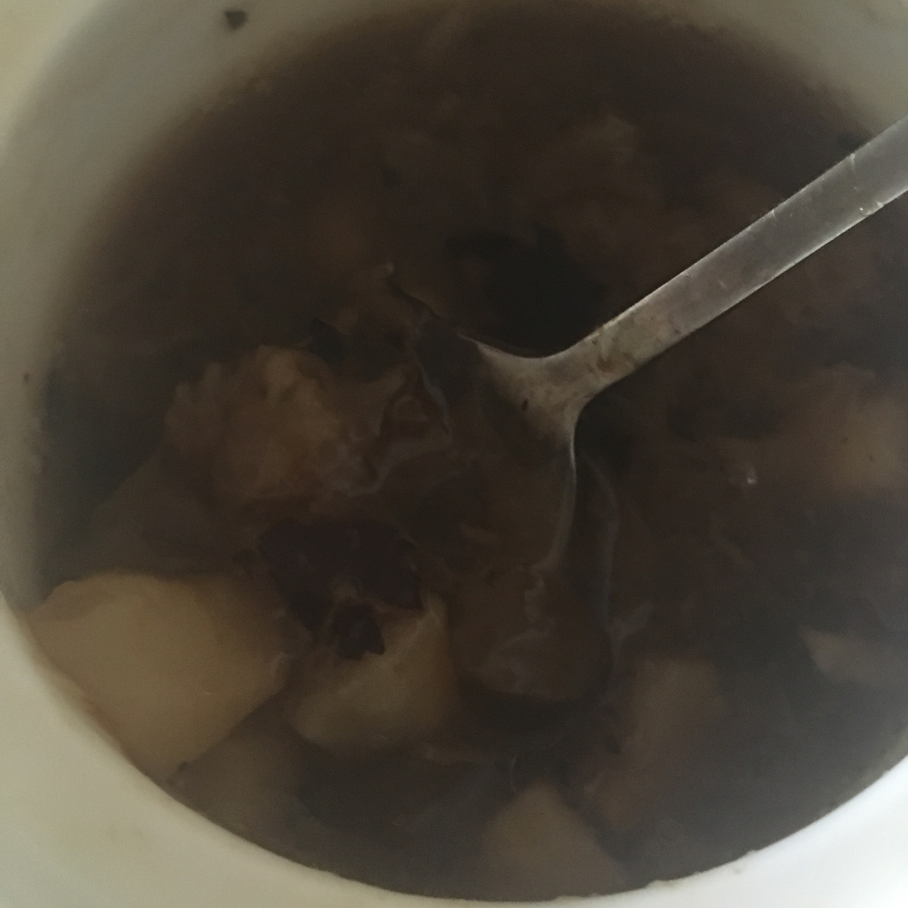 冰糖银耳红枣汤