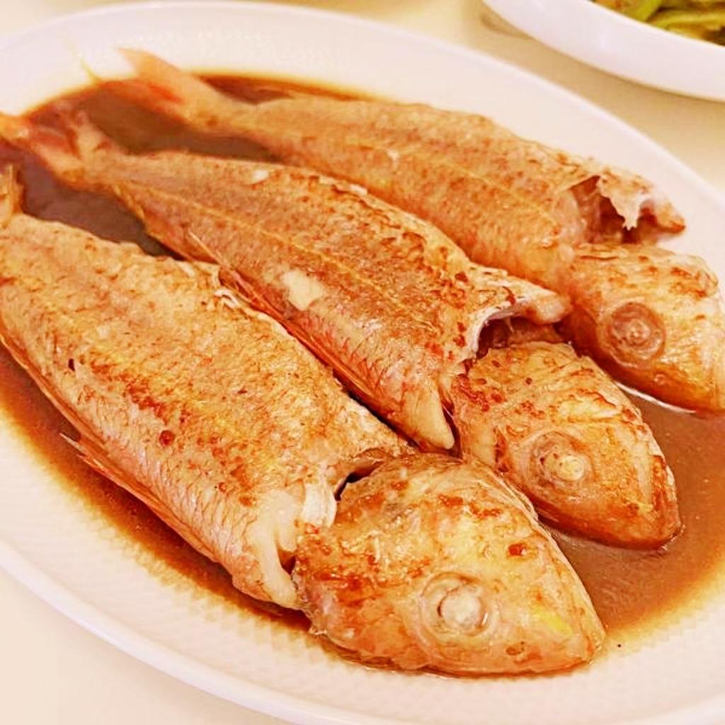 老抽烧金线鱼(酱油水)