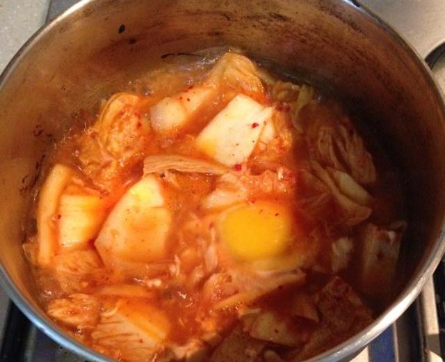 泡菜吞拿鱼味噌汤的做法