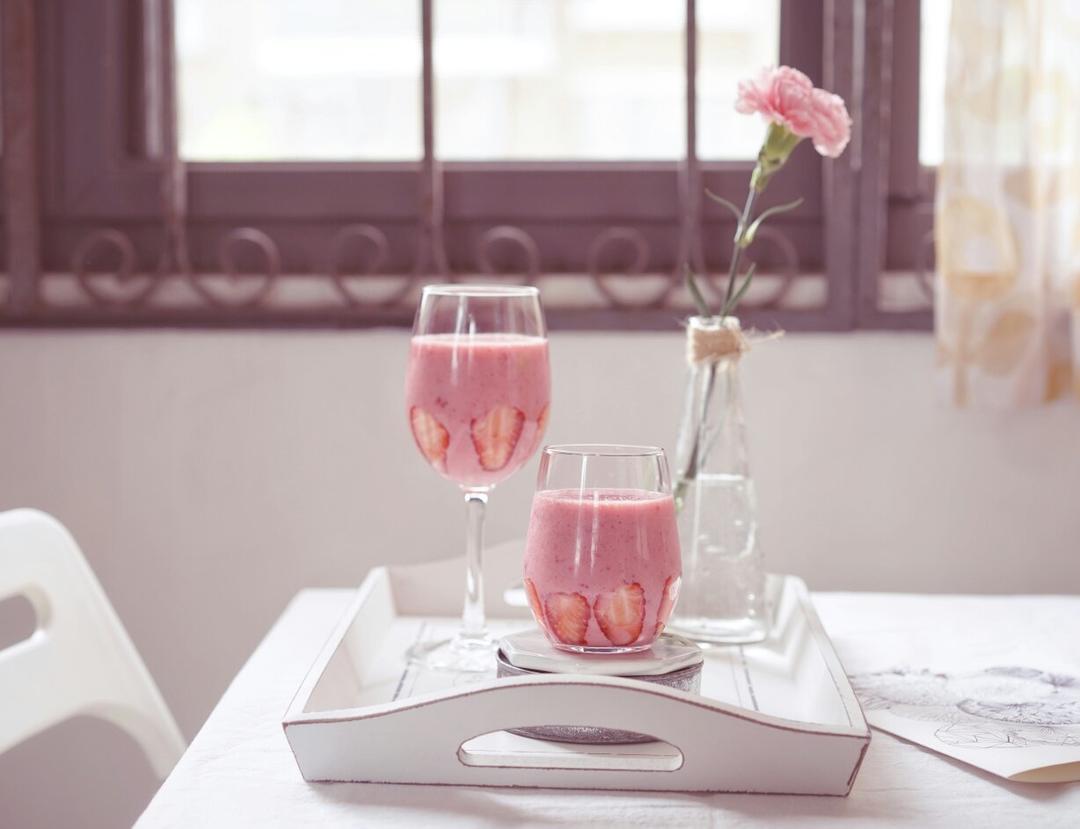 草莓奶昔