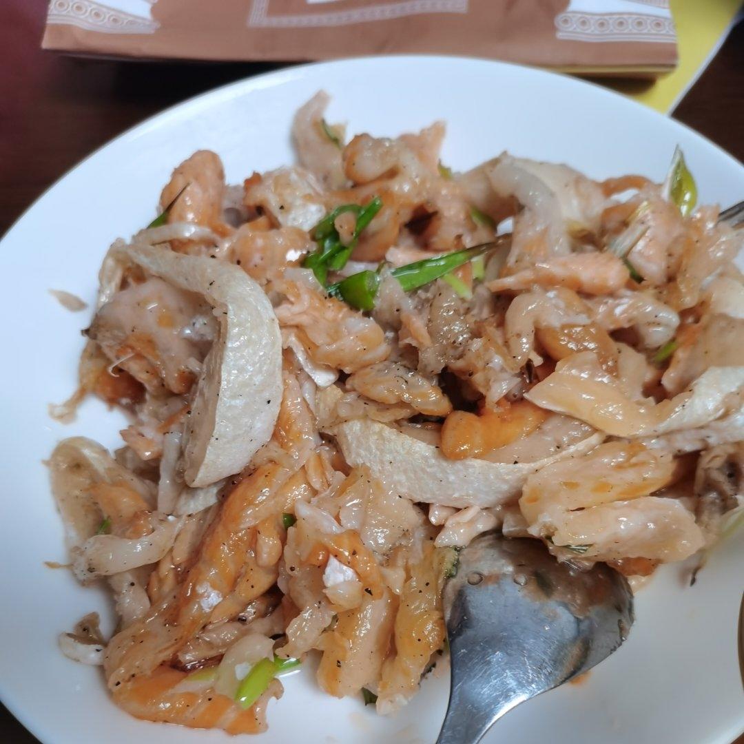 【聪明吃肥肉，大口吃，不怕胖】----盐葱黑椒烤三文鱼腩边