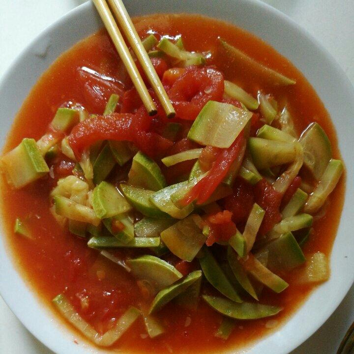 西红柿炒西葫芦