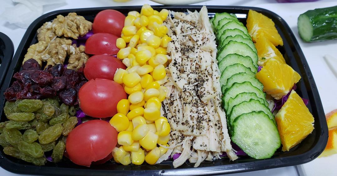 鸡肉蔬菜坚果沙拉🥗
