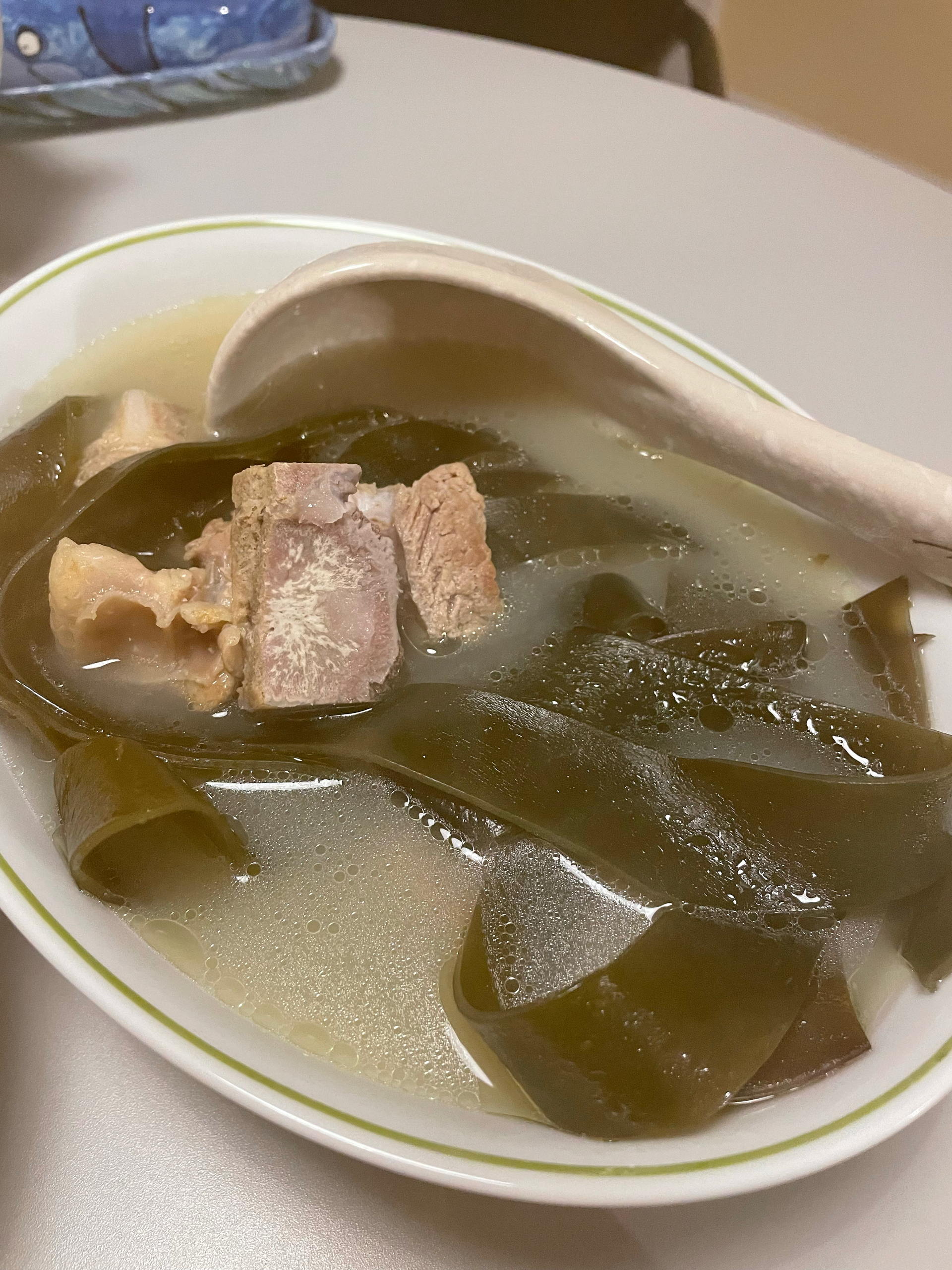 海带排骨肉汤
每日一汤养生