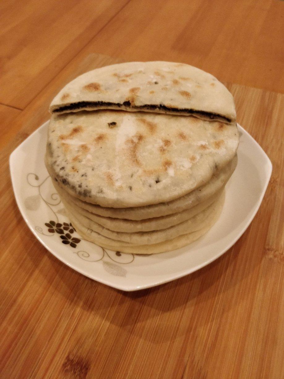 香甜又松软的                   黑芝麻核桃馅饼