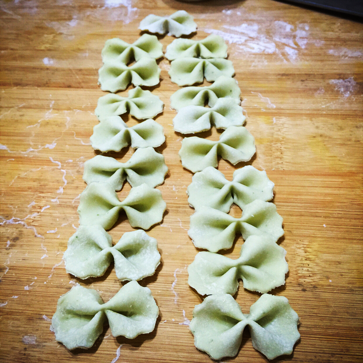果蔬蝴蝶面 彩色有机蔬菜面  卡通面片  营养手工面条