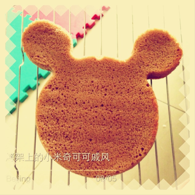 超简单完美戚风蛋糕（6寸2蛋）附打发、翻拌、脱模视频