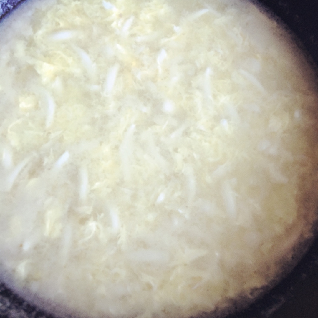 白玉菇鸡蛋汤