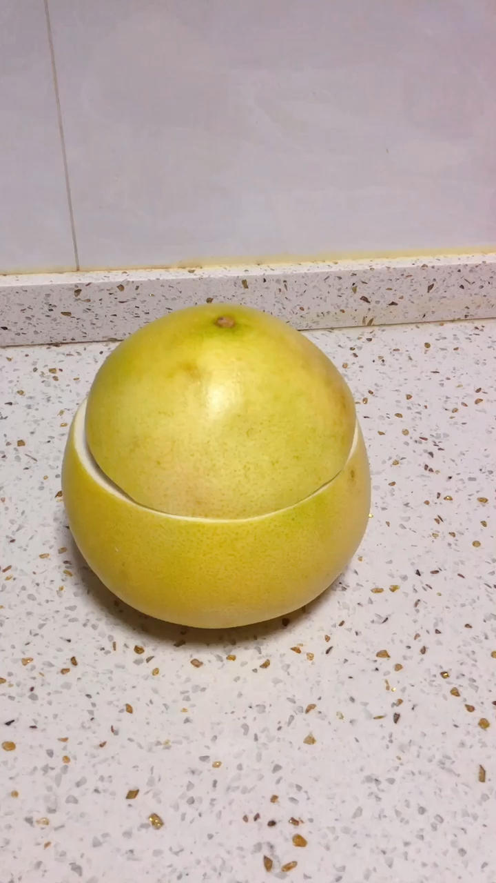 网红剥柚子的方法