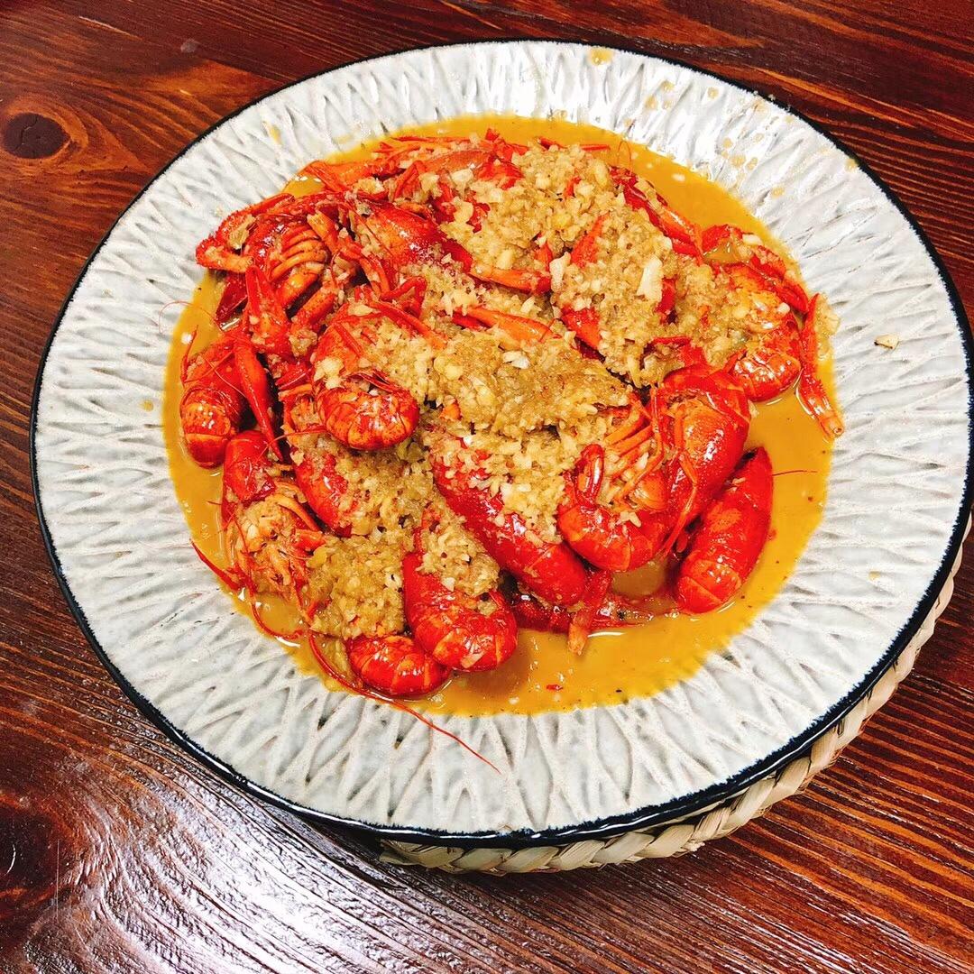 纯正浓汁蒜泥小龙虾