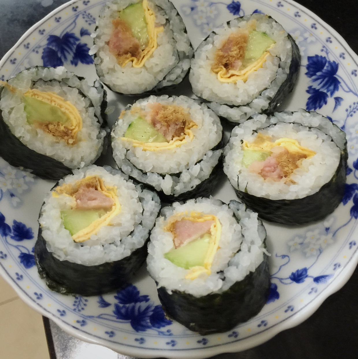紫菜卷寿司