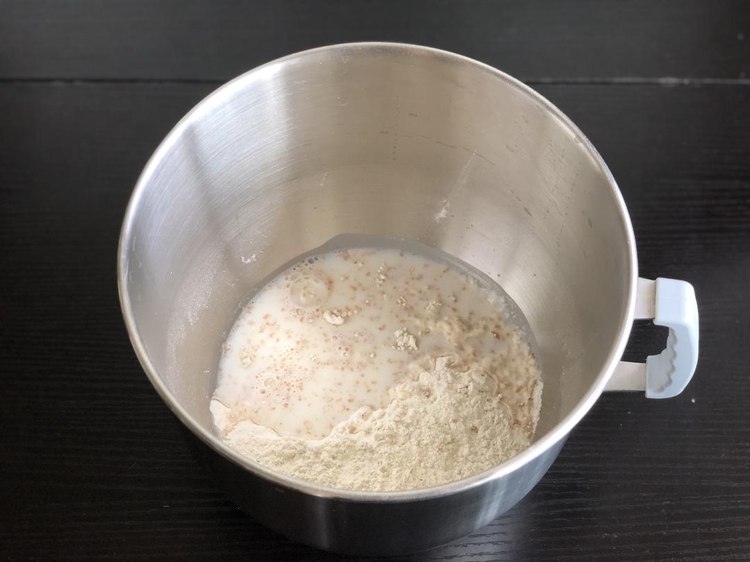 纯奶手撕吐司的做法 步骤1