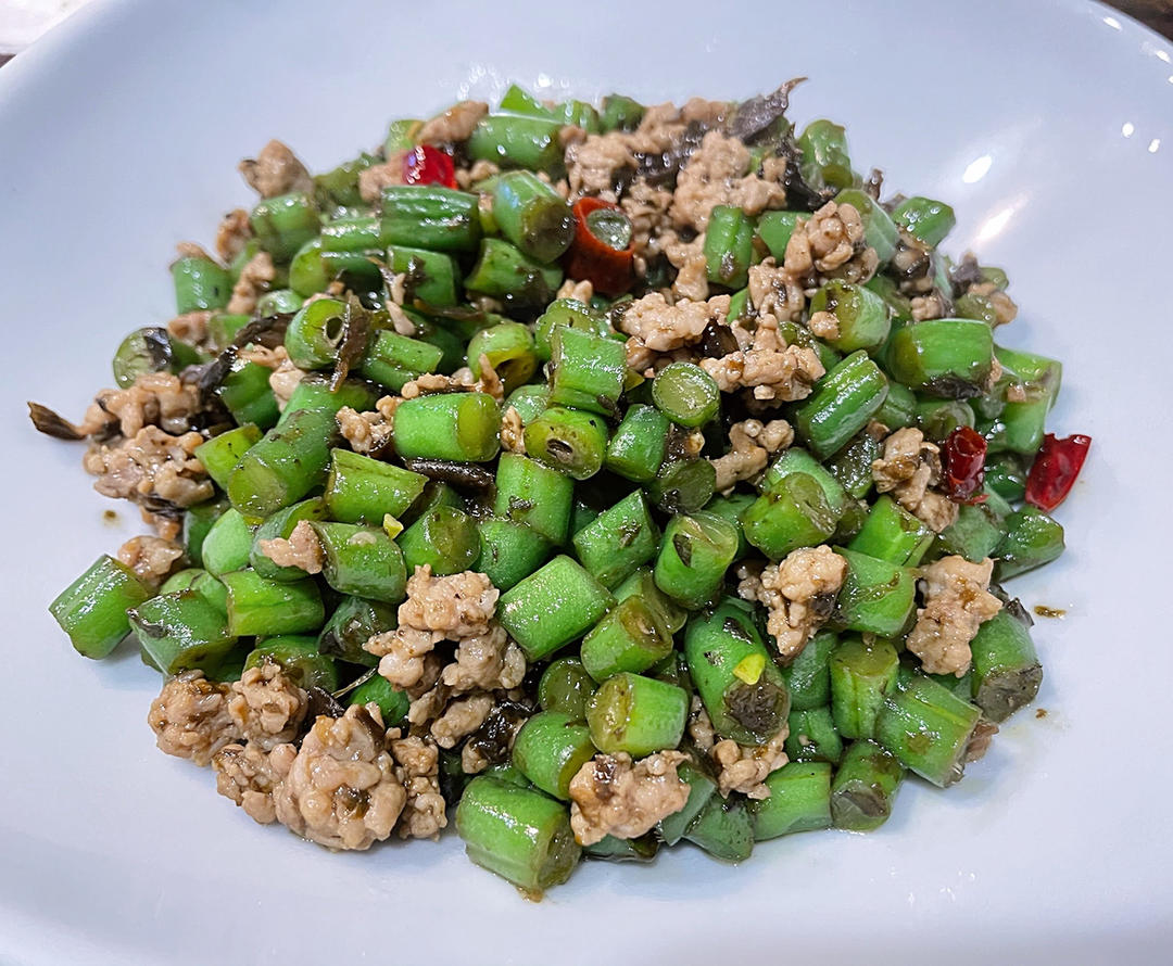 【橄榄菜四季豆拌面】