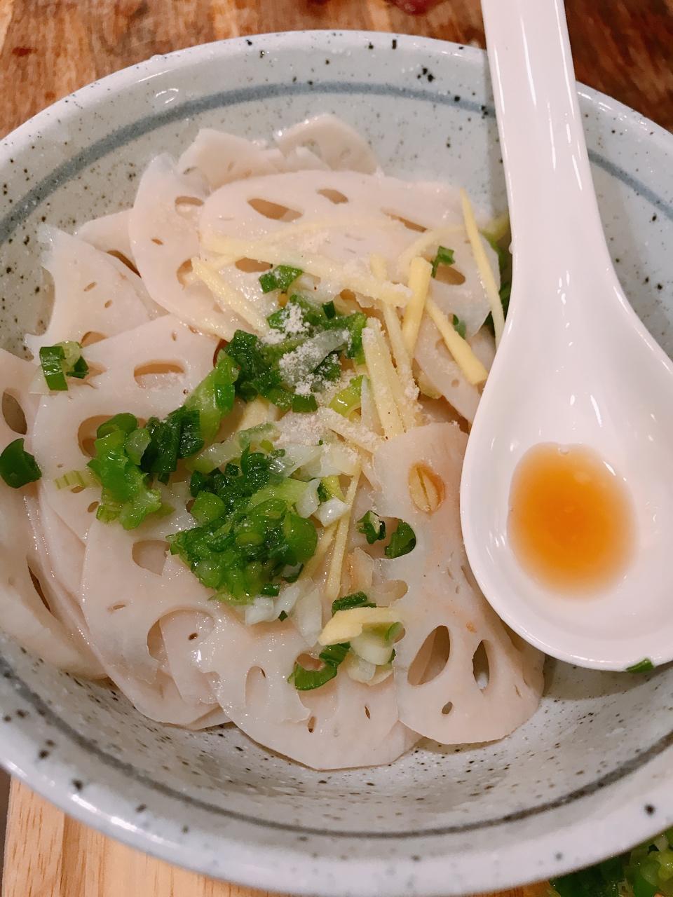 凉拌莲菜
