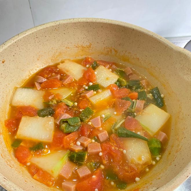 番茄火腿秋葵冬瓜汤的做法
