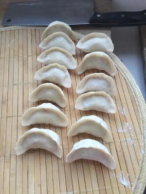 三鲜饺子--黄瓜鸡蛋虾皮饺的做法 步骤9