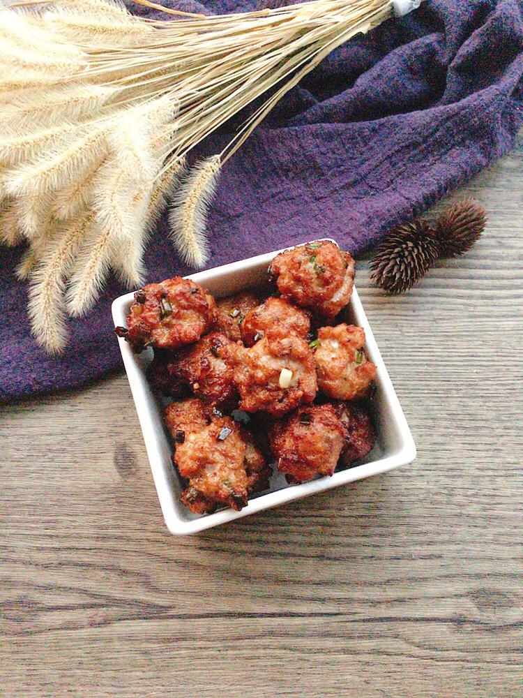 炸肉丸的做法