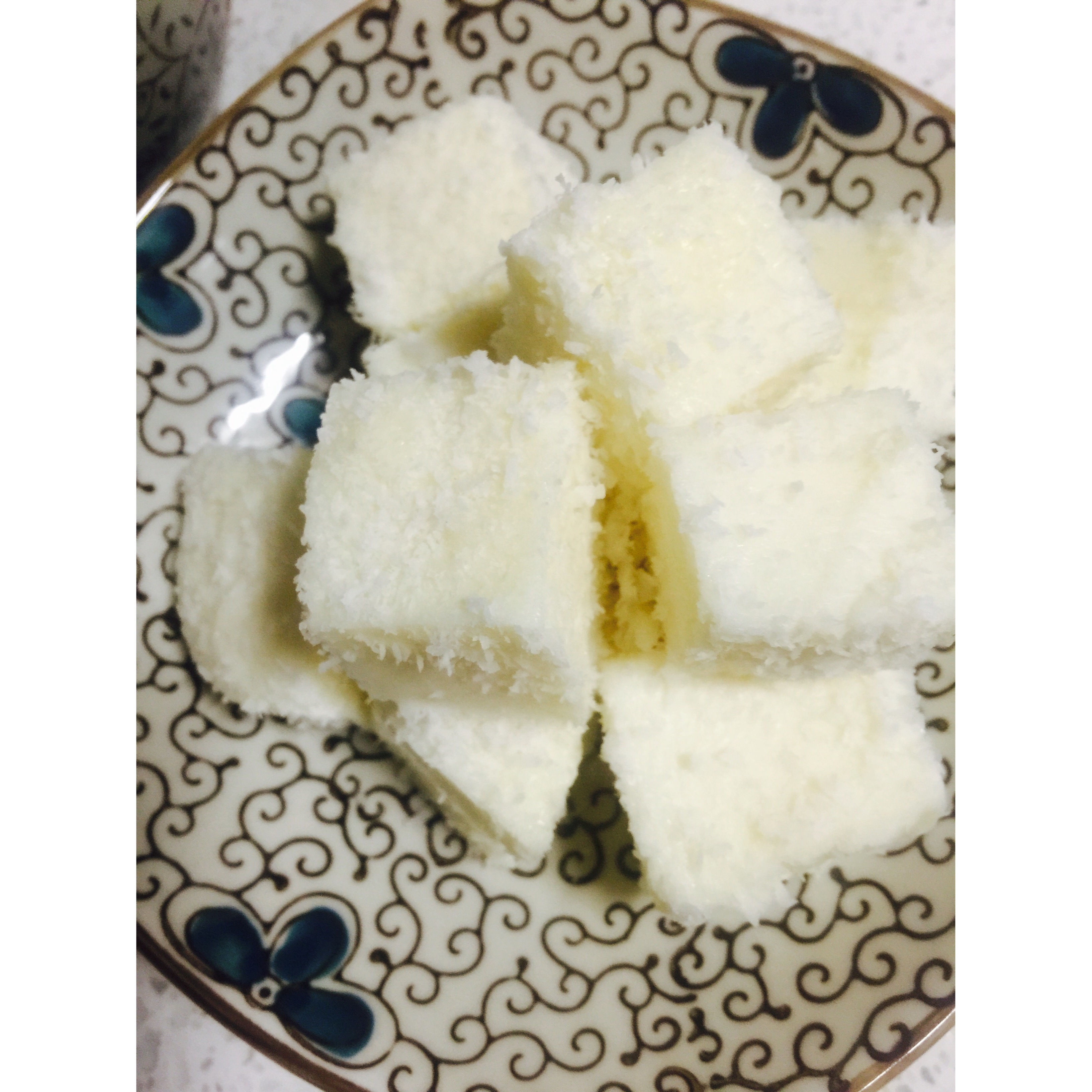 椰丝牛奶小方糕