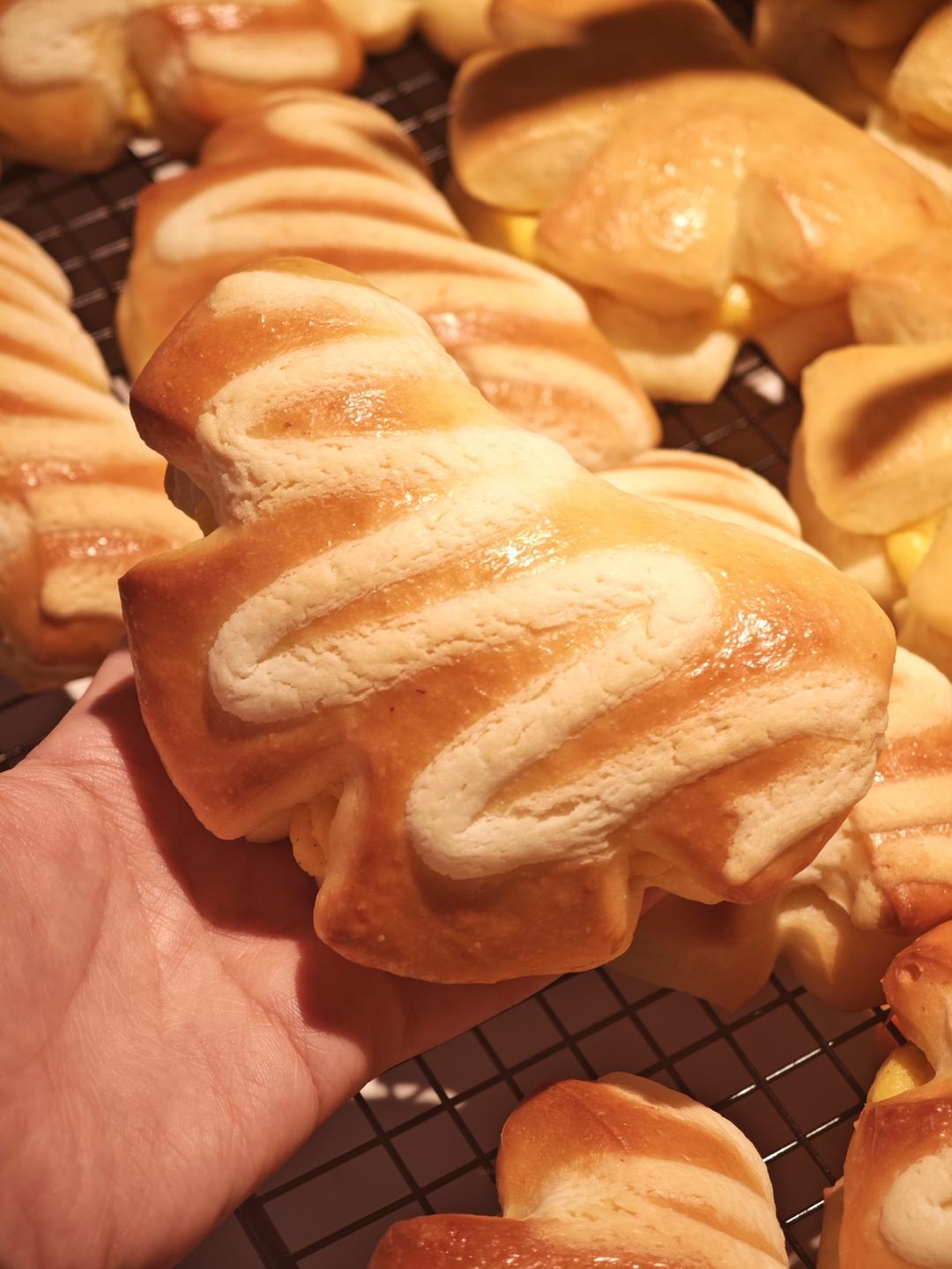 日式香草熊掌卡仕达面包|经典面包|香甜柔软|超可爱