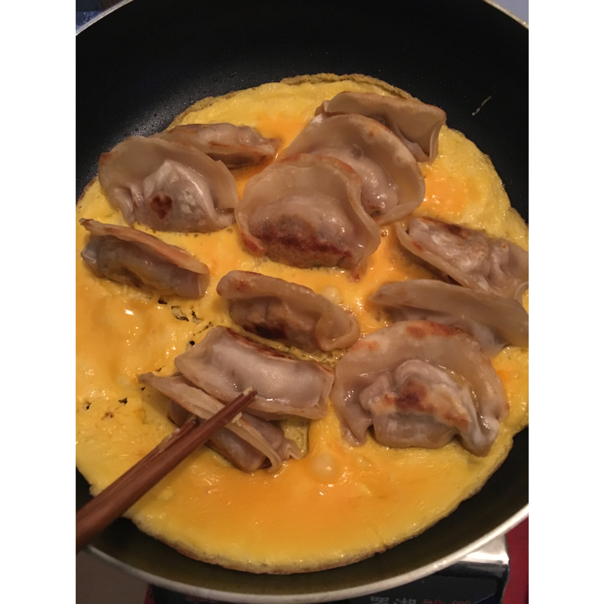 鸡蛋生煎饺子