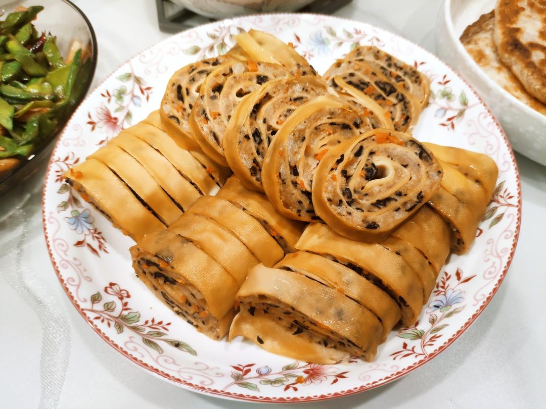 豆皮肉卷（东北千张）好吃不腻，尤其适合手残党