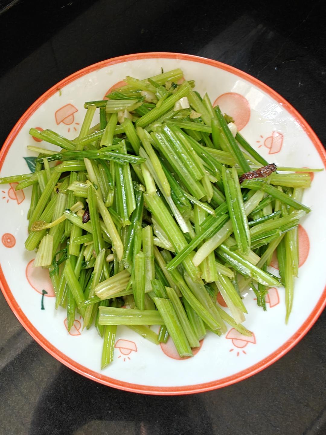 素炒芹菜