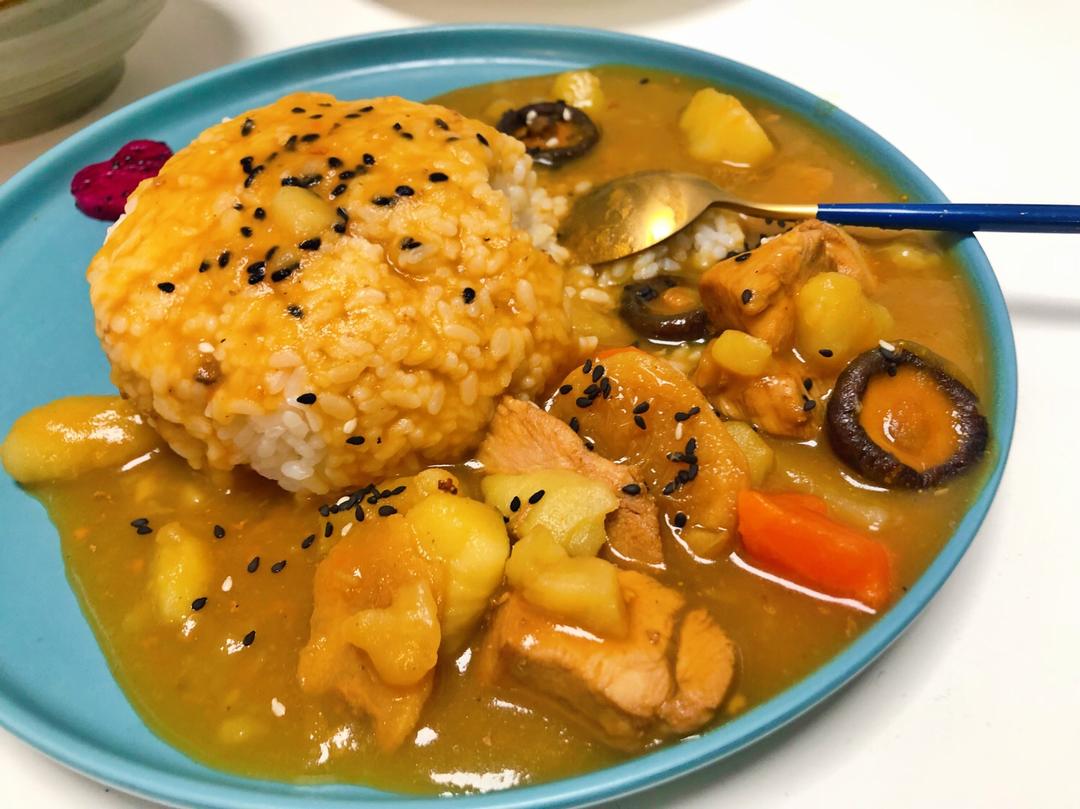 不用勾欠的土豆焖鸡米饭的做法