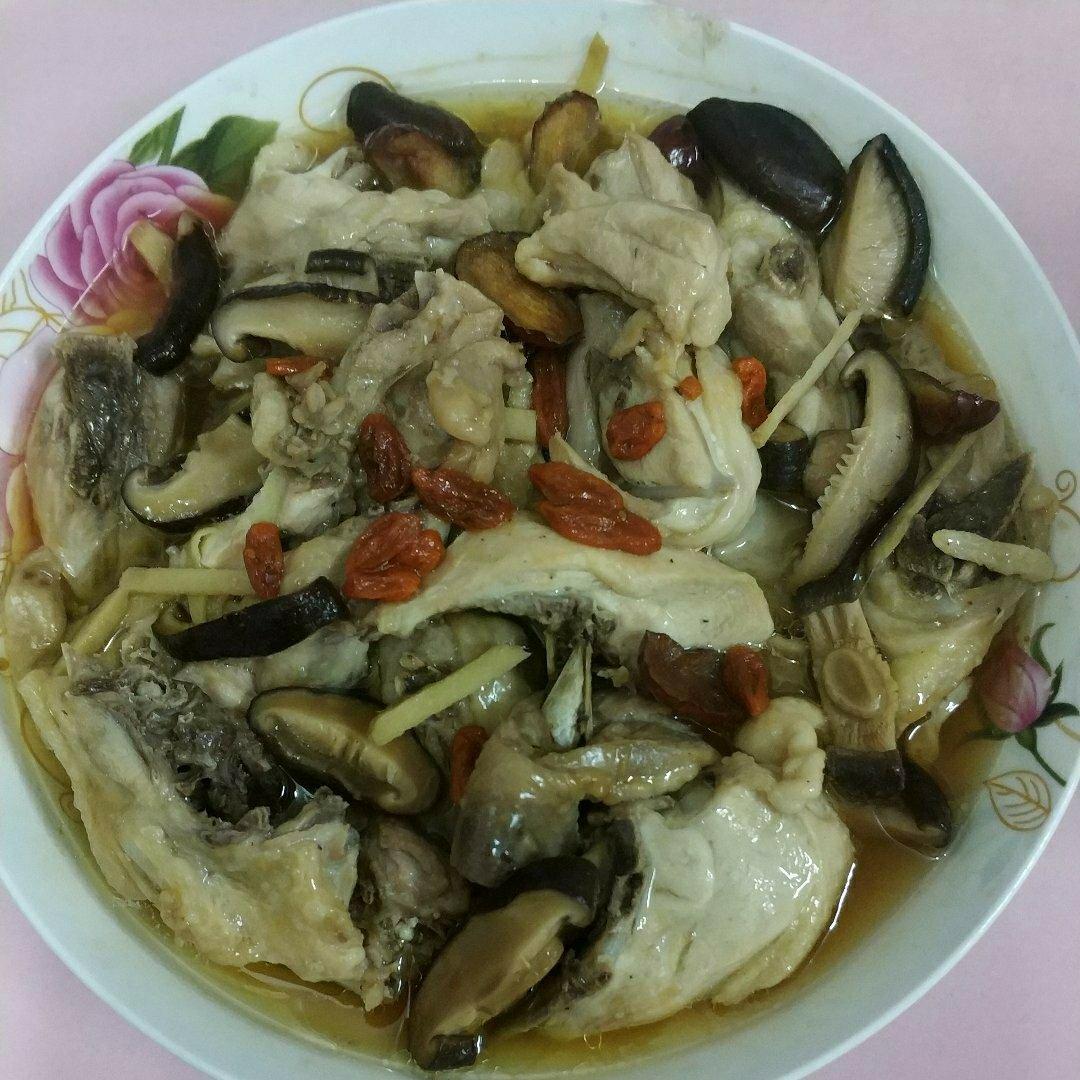 冬菇红枣蒸鸡