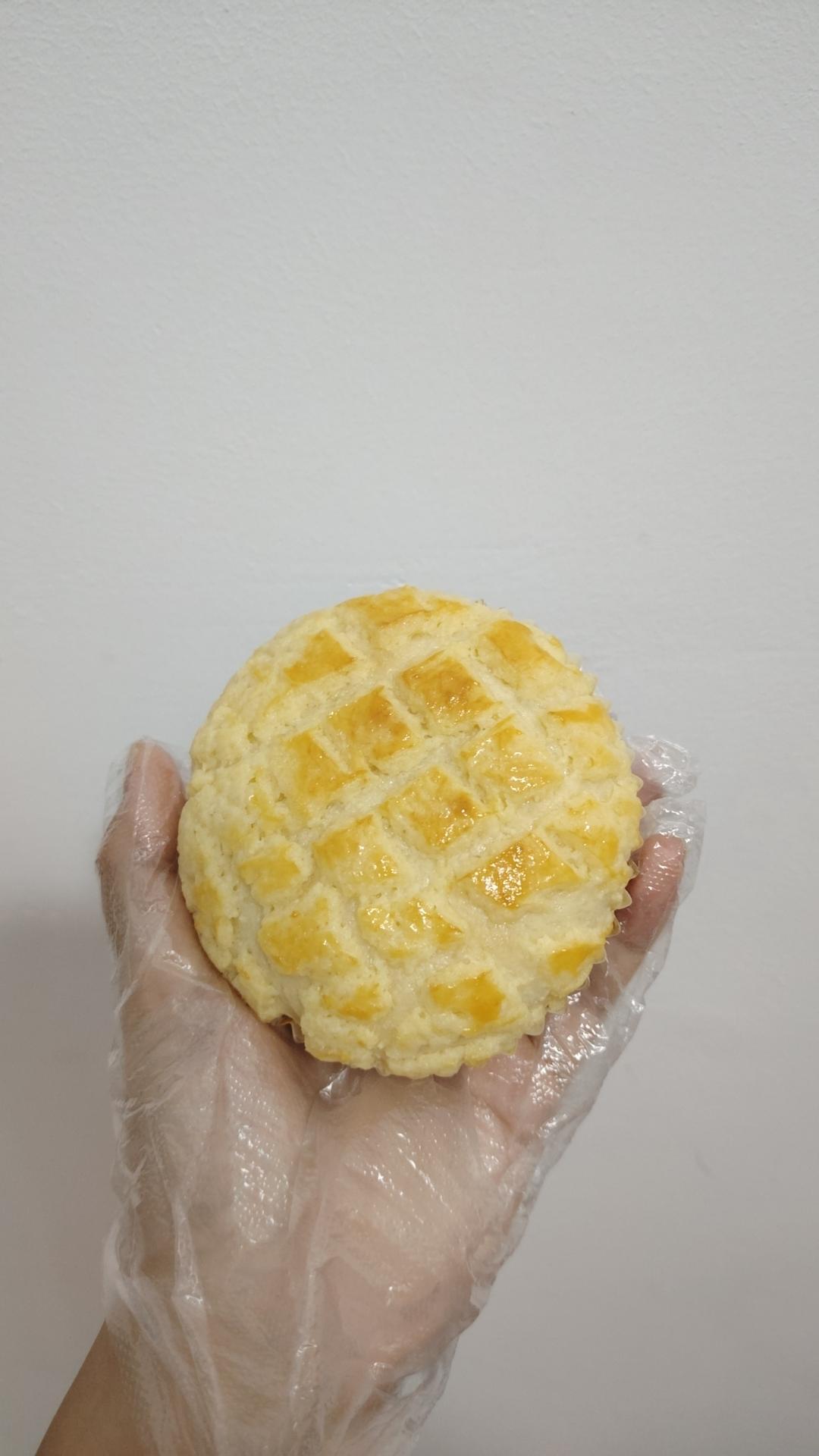 好吃到炸裂的港式菠萝包（附带制作酥皮的小视频）
