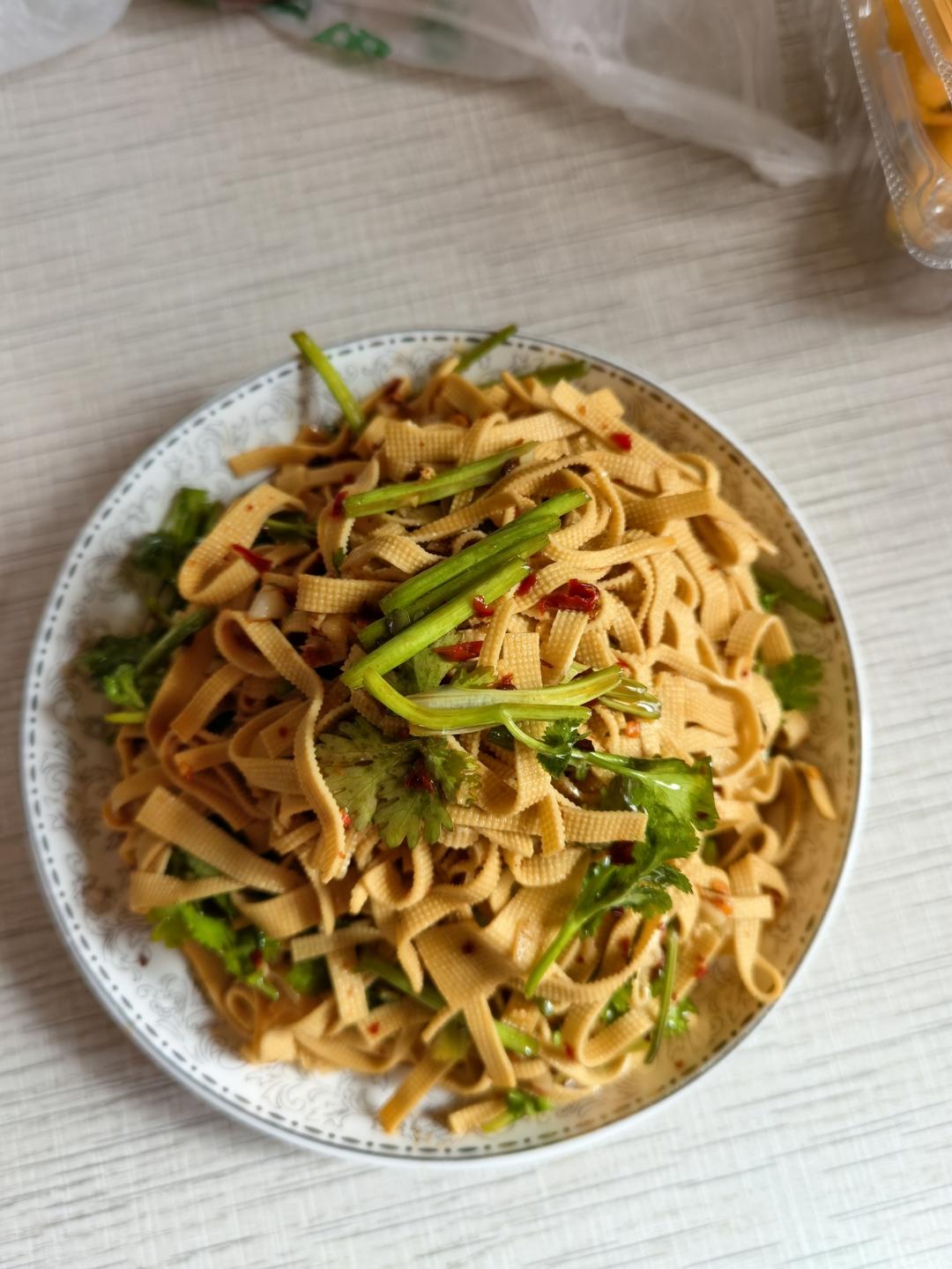 凉拌豆腐皮