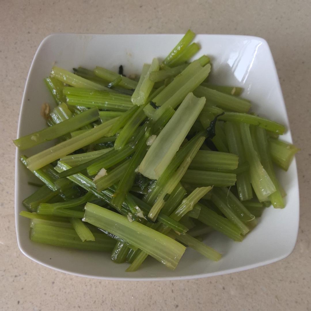 素炒芹菜