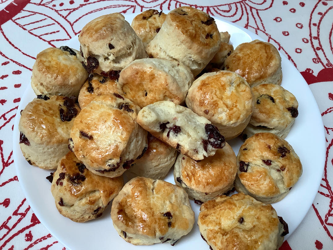 免打发‼️外酥里软的蔓越莓司康！一次成功